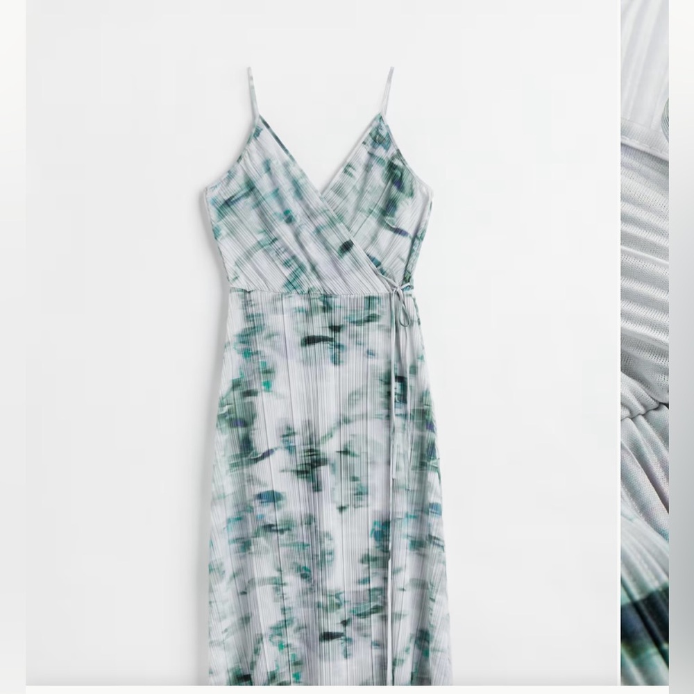 H&M pleated dress size M